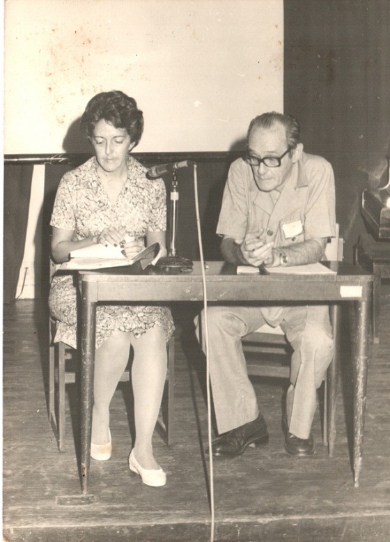 Foto de Jornada Bibliotecológica, octubre de 1986. Rosa Cepero e Israel Echevarría. Fondos BNCJM.